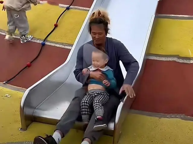 直播带货安全风险_网红夫妻车祸事故_网红小英丈夫酒后撞人逃逸被刑拘