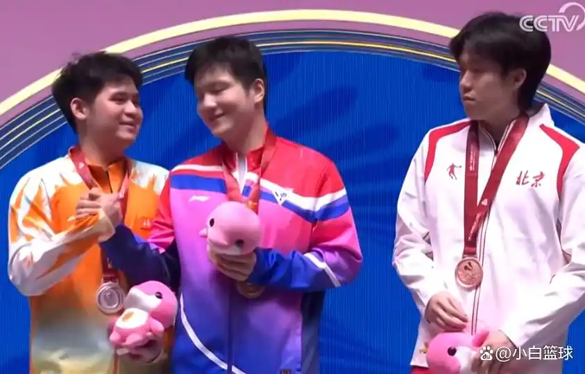 王楚钦打趣式恭喜樊振东夺冠_全运会男单冠军樊振东_樊振东全运会第六金