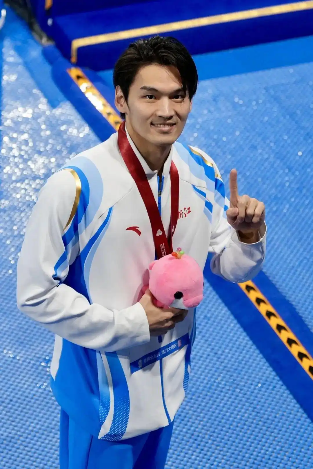 徐嘉余全运会仰泳双四连冠_徐嘉余打破全国纪录_徐嘉余男子50米仰泳全国纪录