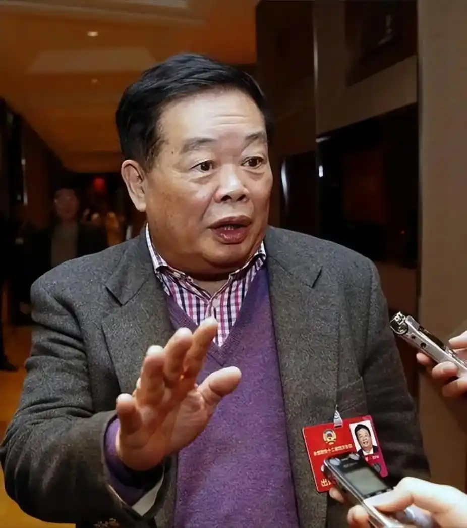 曹德旺与副县长办公室冲突_曹德旺坚持底线不向权力屈服_曹德旺回应辞职