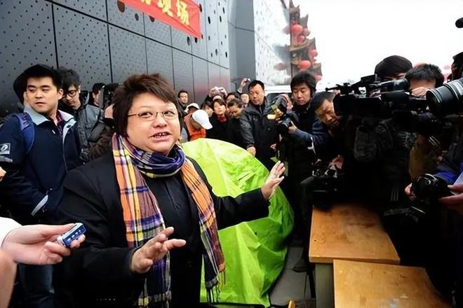 韩红慈善捐款_韩红被质疑侵吞善款_经蓓 韩红