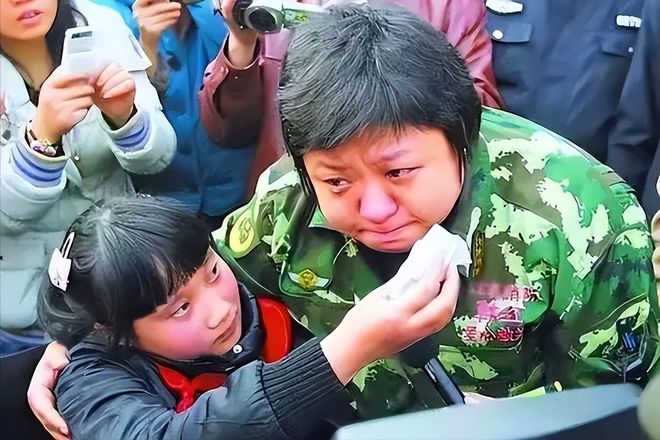 韩红慈善捐款_韩红被质疑侵吞善款_经蓓 韩红