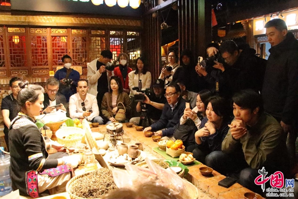 普洱咖啡产业_云南咖啡主理人路边咖啡火出圈_大开河精品咖啡