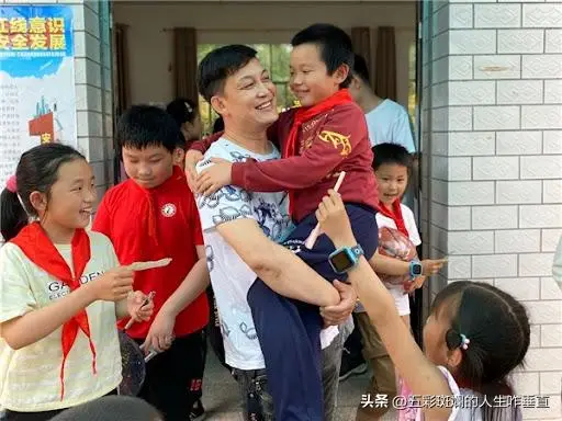 李锐 湖南师范大学教授 娱乐圈隐形大佬_“村长”李锐已从湖南卫视离职
