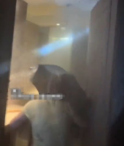 客人在酒店随手一挂 事后被索赔16万_酒店消防喷淋头挂衣服后果_在消防喷淋头上挂衣服索赔