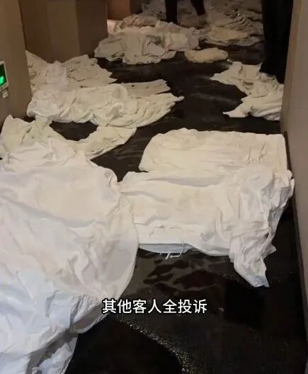 在消防喷淋头上挂衣服索赔_客人在酒店随手一挂 事后被索赔16万_酒店消防喷淋头挂衣服后果