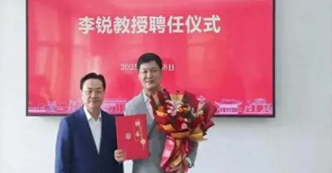 内娱“男版李湘”火了：以为是过气主持人，结果是千万富翁