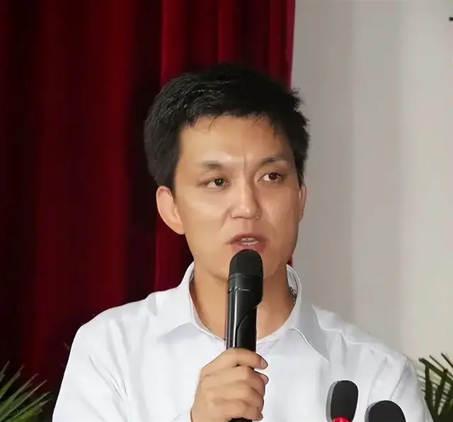 李锐 跨界成功_“村长”李锐已从湖南卫视离职_李锐 商业转型