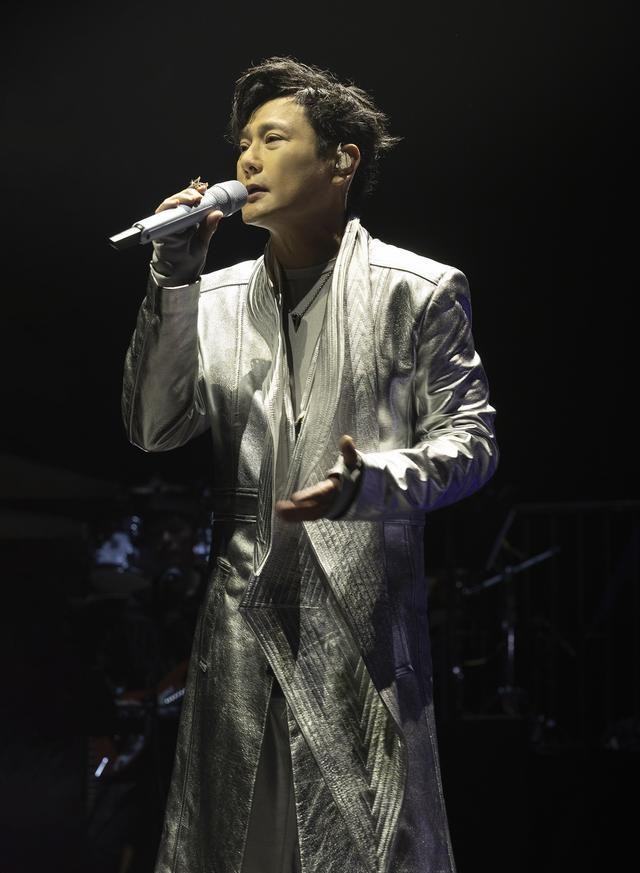 张信哲拉斯维加斯演唱会现场感受_张信哲海外巡回演唱会票务信息_张信哲cctv百年故事