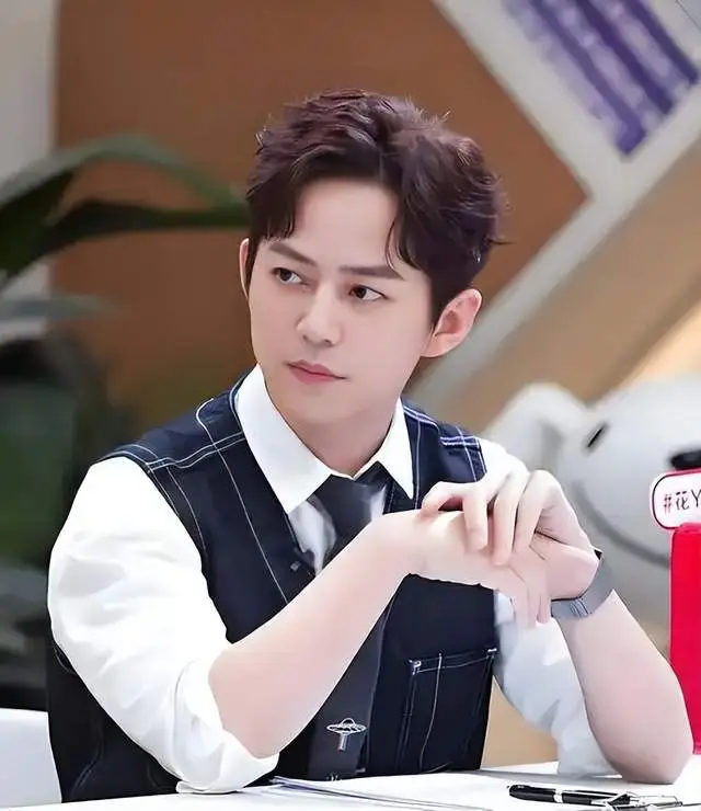 51岁何炅自曝：我现在特别痛苦