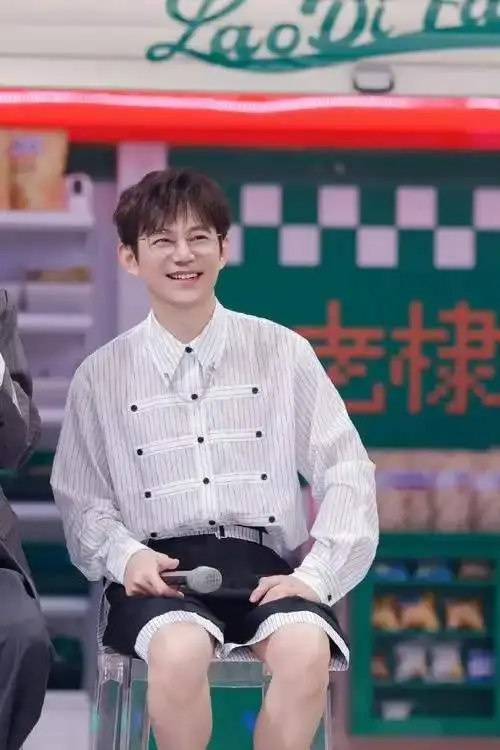 51岁何炅衰老困扰_51岁何炅自曝：我现在特别痛苦_何炅抗衰老