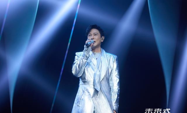 张信哲cctv百年故事_张信哲演唱会老歌新曲_张信哲拉斯维加斯演唱会