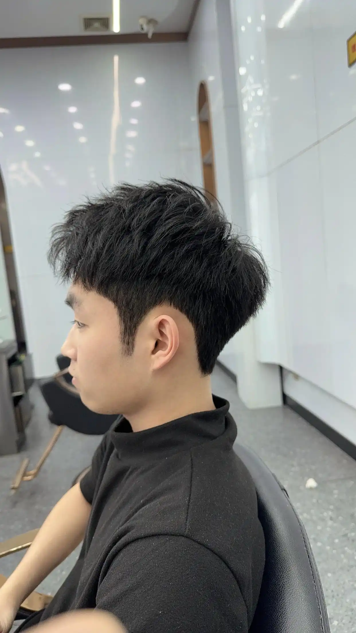 男发型_短发造型技巧_男士发型设计