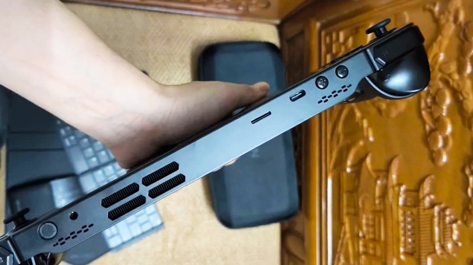 国产掌机评测_联想拯救者掌机legionGo_联想手机能玩的游戏