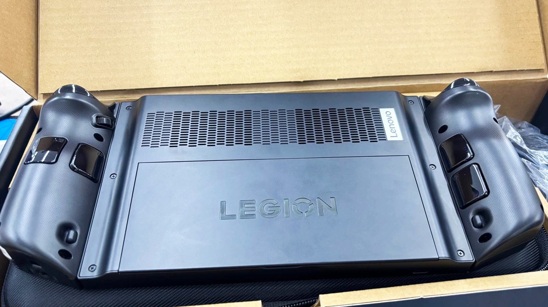 国产掌机评测_联想手机能玩的游戏_联想拯救者掌机legionGo