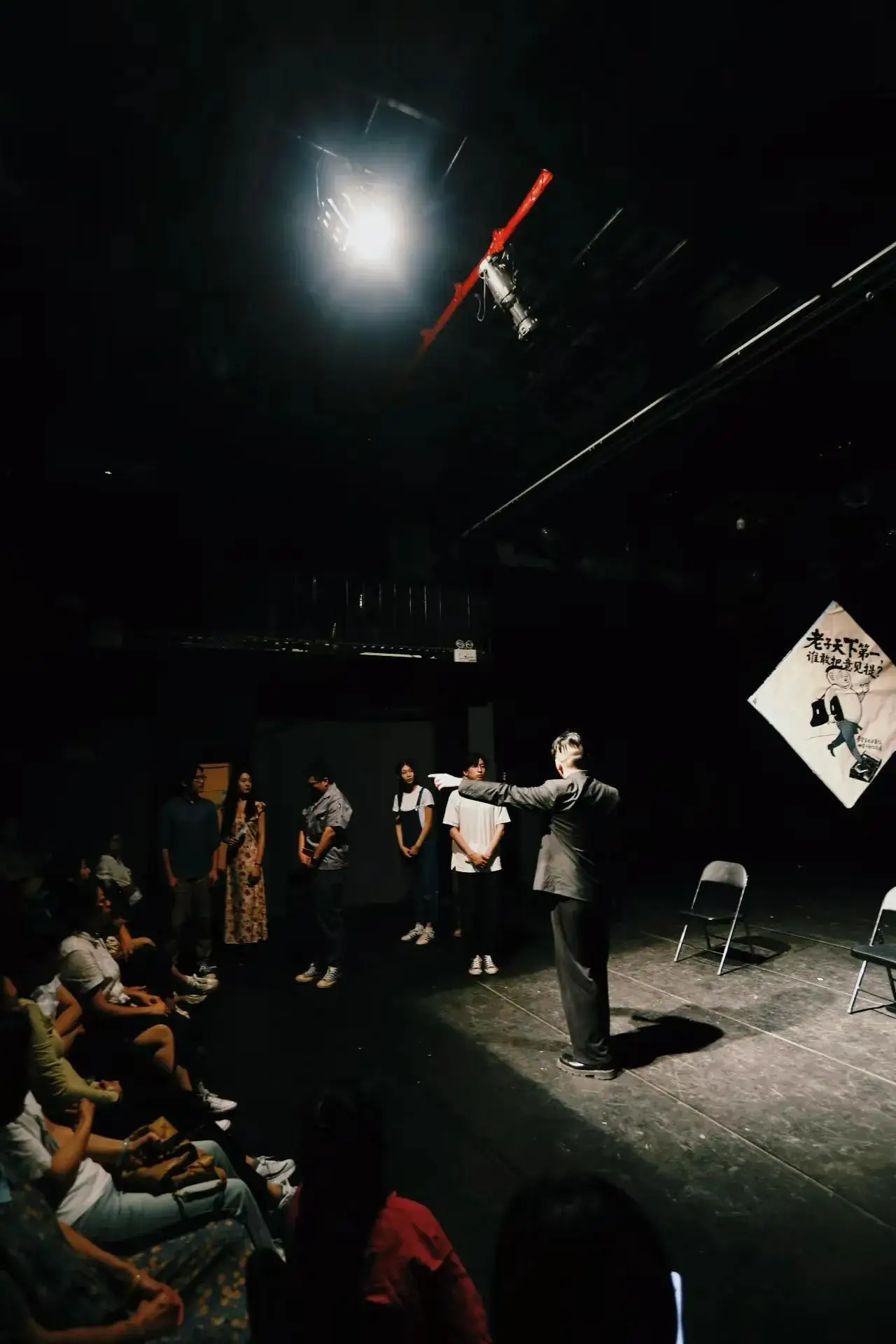 喜剧和小品区别_新闻类型的小品剧本_王少燕全六幕轻喜剧