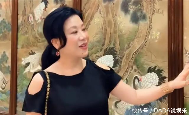 吕良伟杨小娟保养秘籍_吕良伟老婆杨小娟年龄_冻龄夫妻保养方法