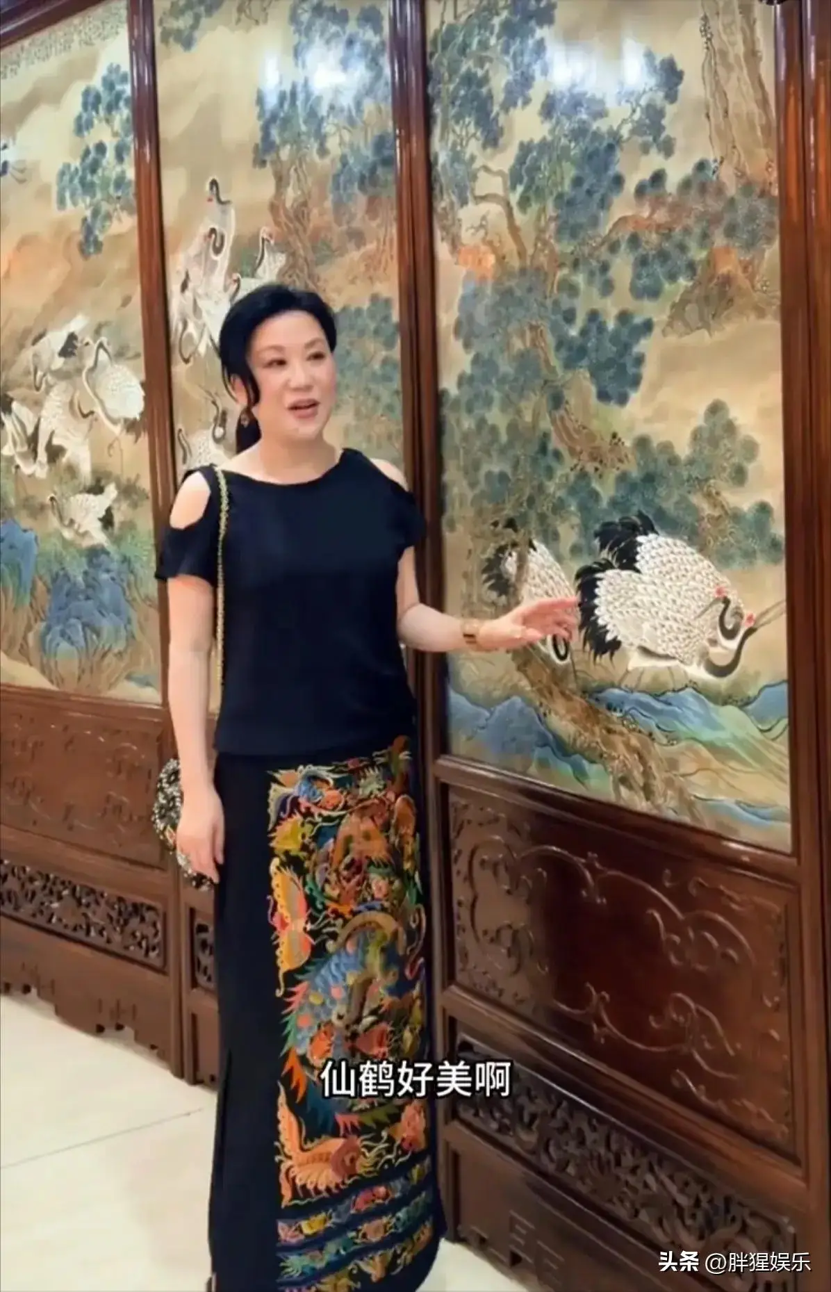 吕良伟老婆杨小娟年龄_杨小娟保养心得_吕良伟不老秘诀