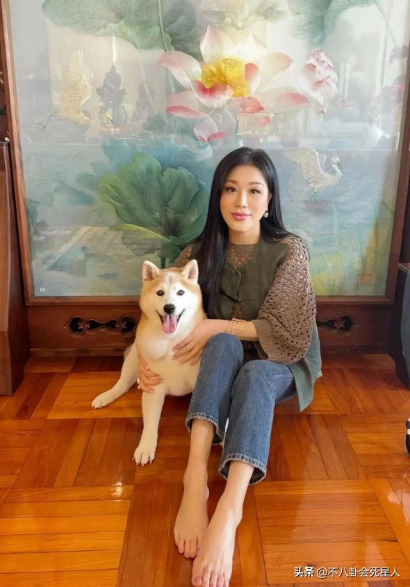 吕良伟老婆杨小娟年龄_杨小娟近照_杨小娟与吕良伟恩爱