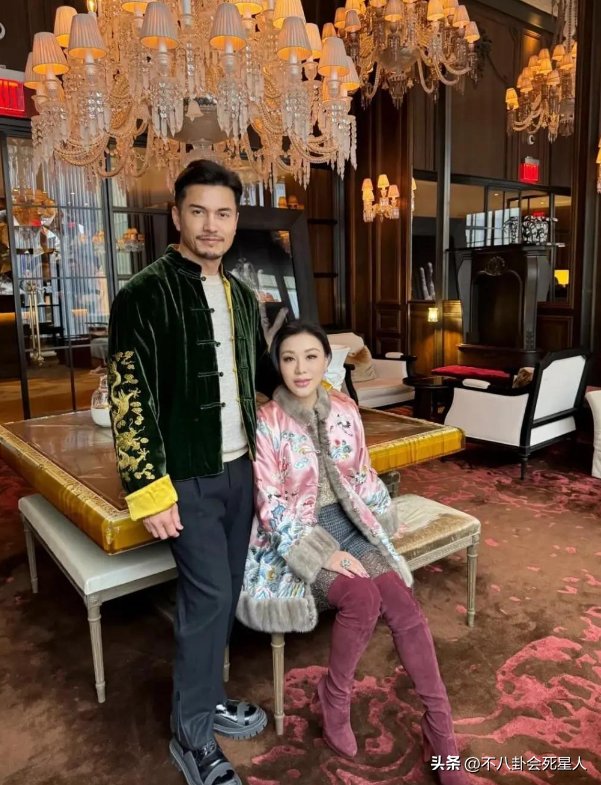 吕良伟老婆杨小娟年龄_杨小娟近照_杨小娟与吕良伟恩爱