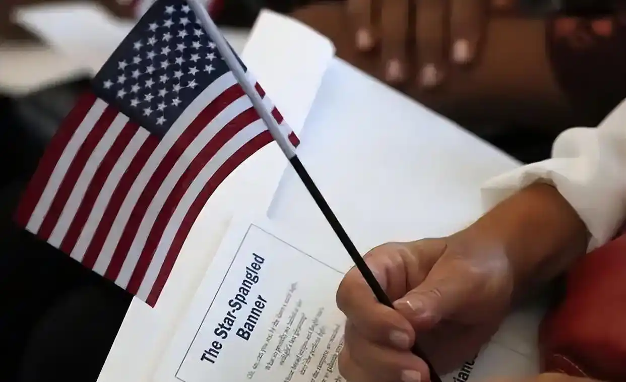 中国资本外流现象_中国财经报道移民_中国富豪海外移民趋势