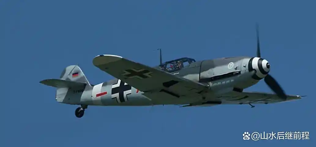 轰炸机战争_B-32统治者轰炸机_二战备胎轰炸机