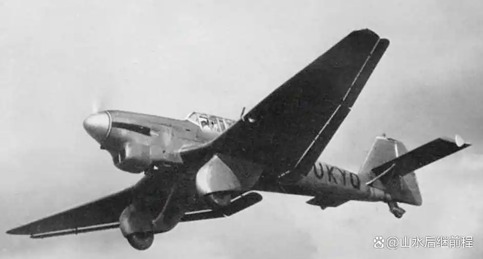 轰炸机战争_B-32统治者轰炸机_二战备胎轰炸机