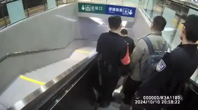 动车组列车禁烟_吸烟列车处罚_12306:普速列车车厢连接处允许吸烟