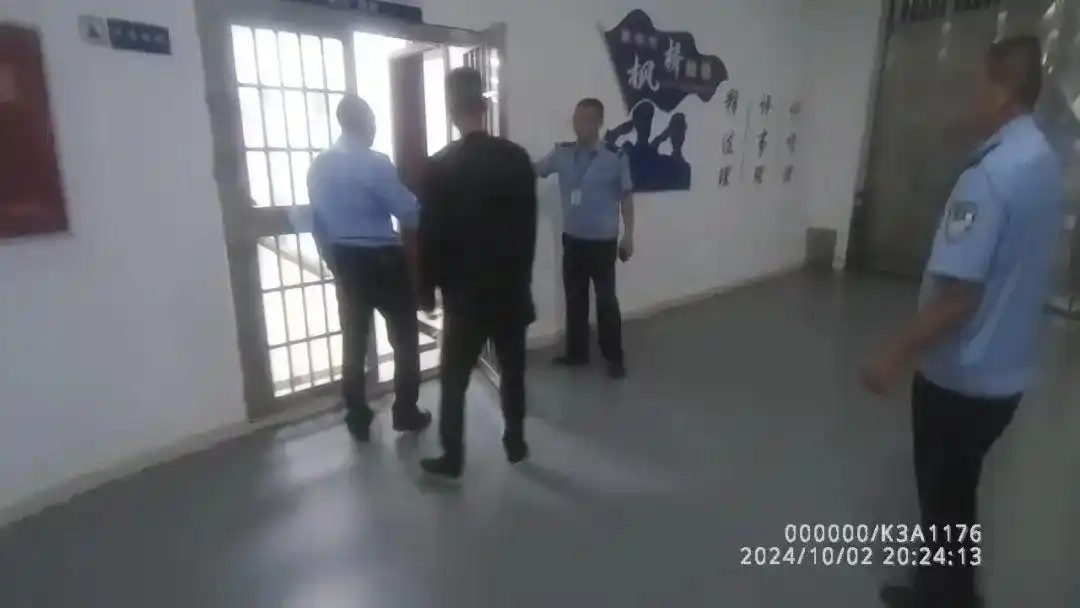 列车卫生间吸烟处罚规定_12306:普速列车车厢连接处允许吸烟_动车组列车吸烟违法行为