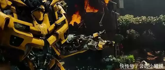 变形金刚2 迈克尔贝 导演 色彩搭配 视觉效果 剧情概述 堕落者 太阳神钥 勇气 友谊 象征 摄影风格_变形金刚2电影完整版