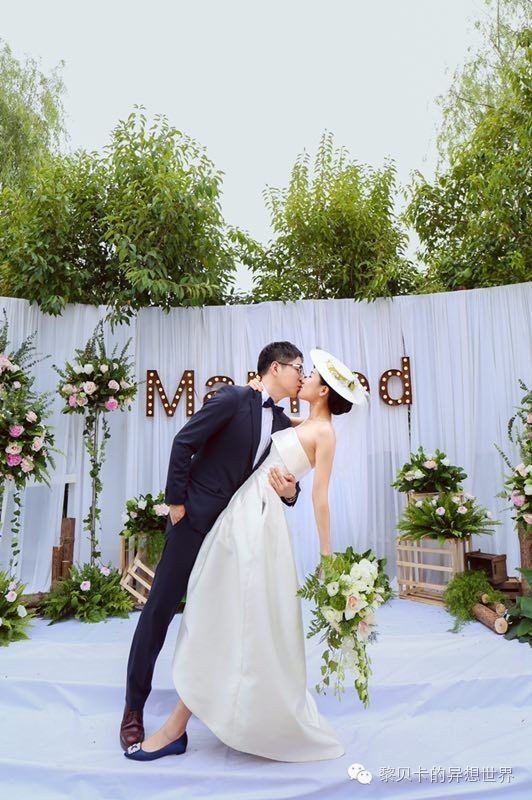 浪漫婚纱图片_婚纱照旅拍攻略_婚纱照抓拍瞬间