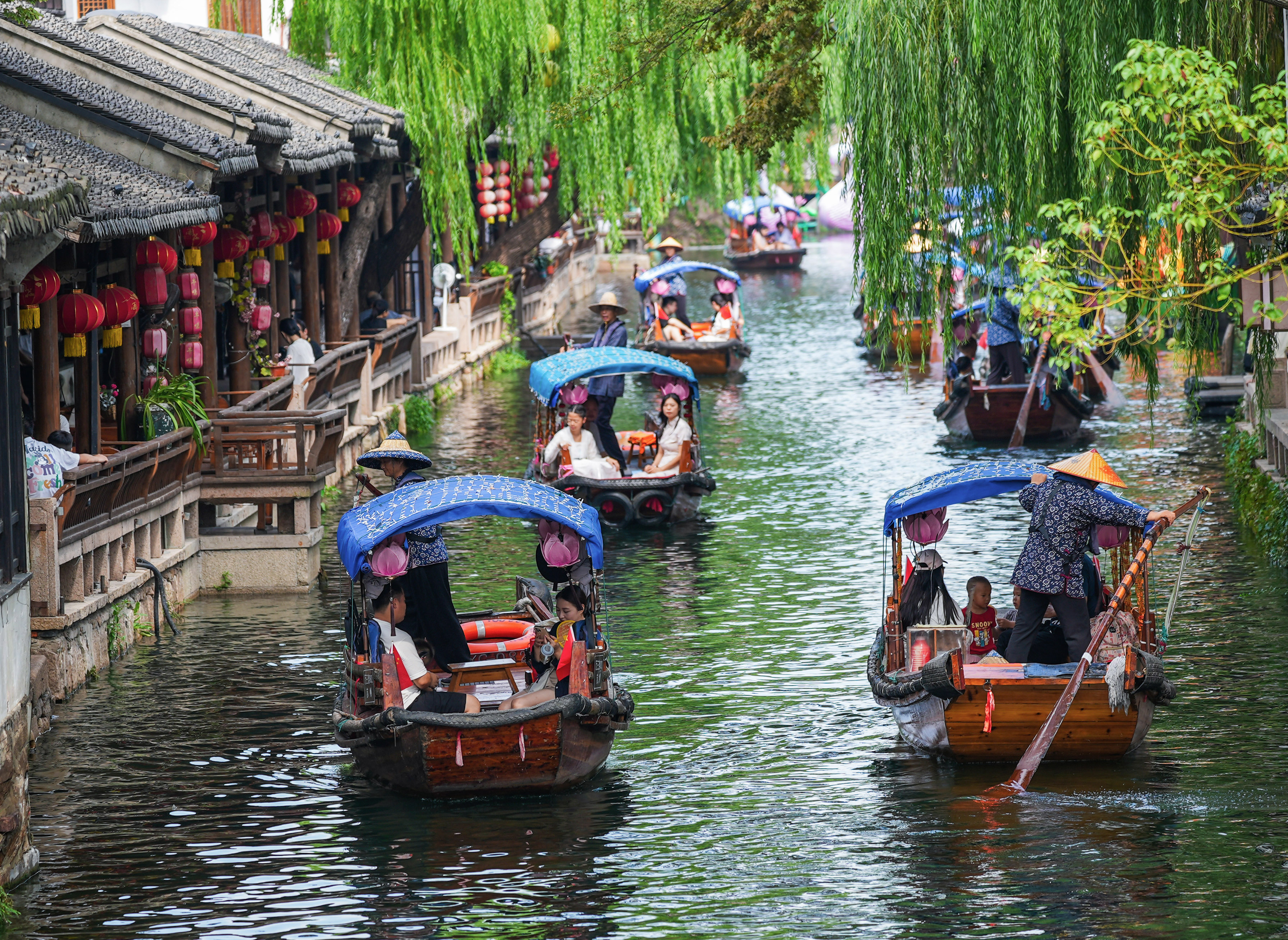 triangle blue_生产供给基本平稳就业总体稳定_国民经济总体平稳稳中有进