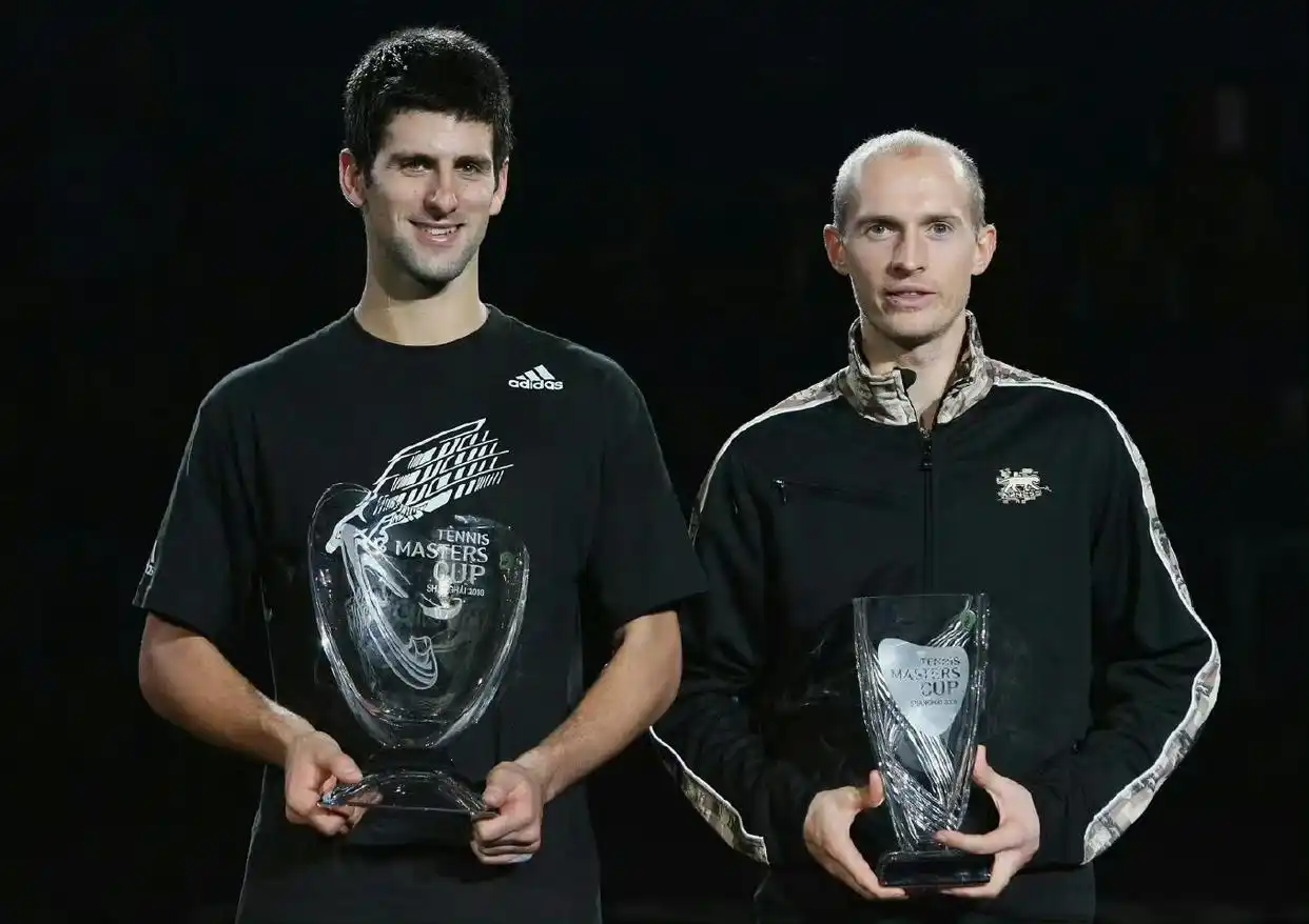 网球运动员商业代言因素_职业网球商业价值_达维登科网球