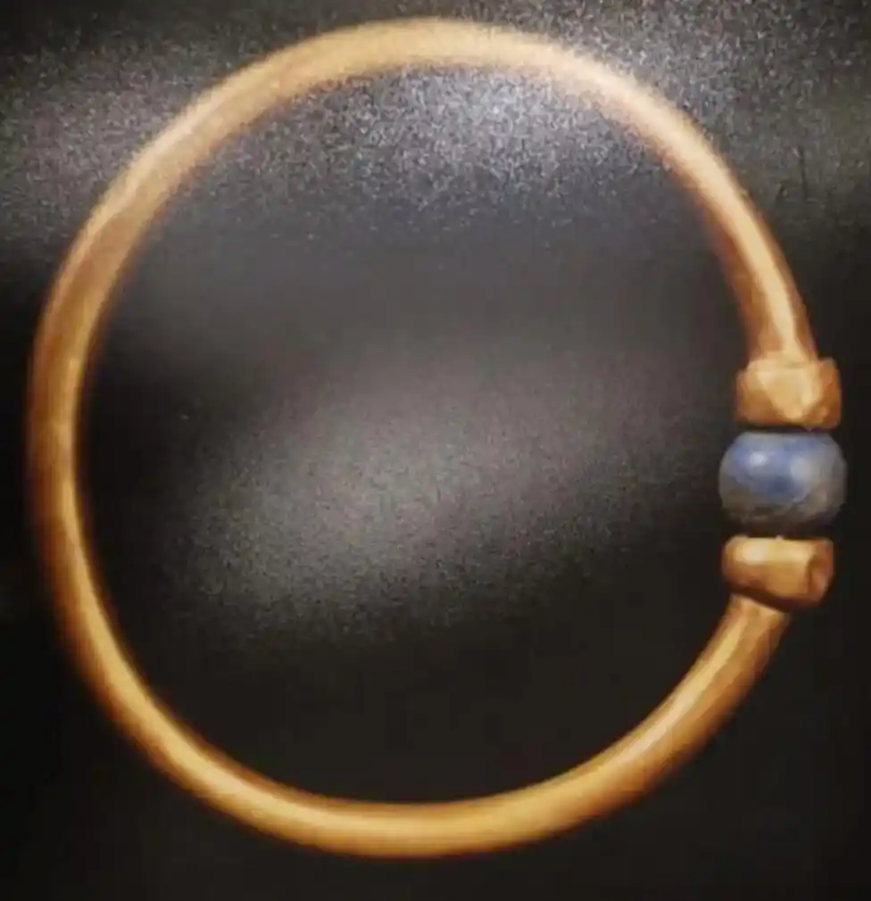 埃及博物馆文物盗窃调查_埃及3000年前的法老金镯丢失_古埃及法老阿蒙涅姆普金手镯失踪事件