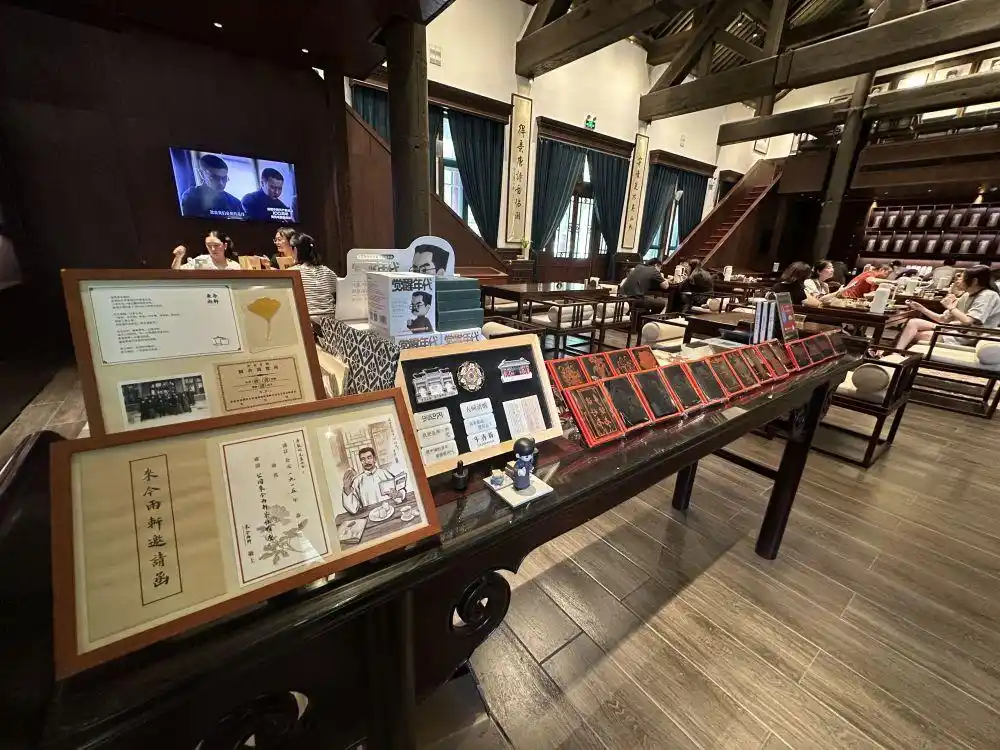 颐和园天坛公园北京动物园游客量_地坛公园打卡姿势已经next level了_北京市属公园端午假期游客人次