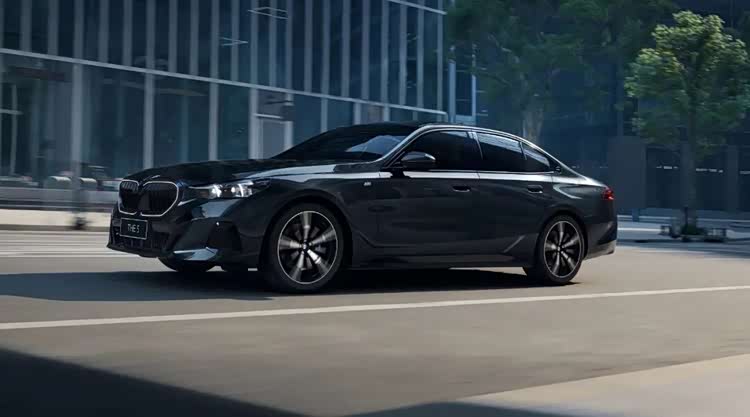 宝马系列_宝马轿车取消xDrive_宝马3系取消四驱版本原因