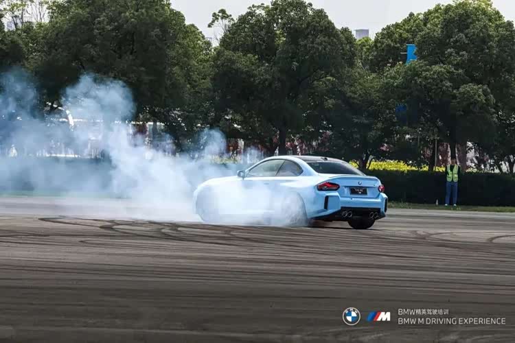 宝马3系取消四驱版本原因_宝马轿车取消xDrive_宝马系列