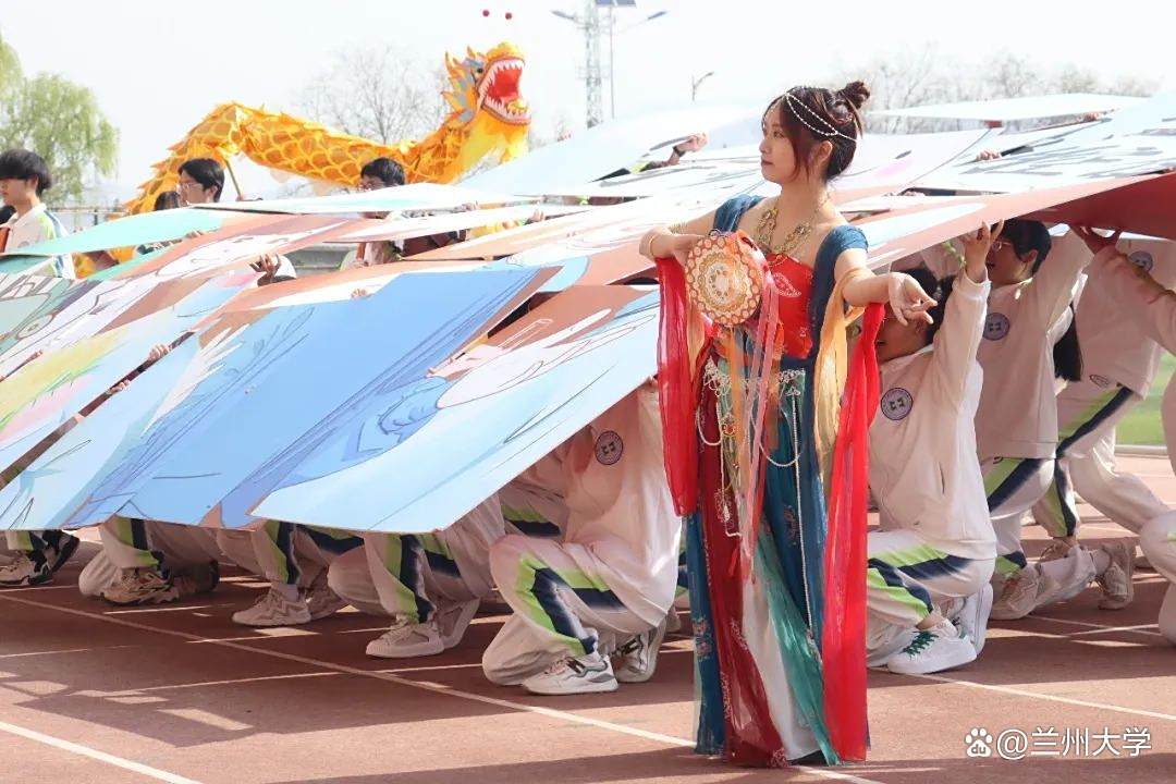 展示者人格特点_运动会人格类型_校运会总结推文