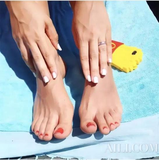 泡脚去死皮敷足膜涂抹润足膏_促进血液循环消除疲惫感消除水肿_把玩美脚