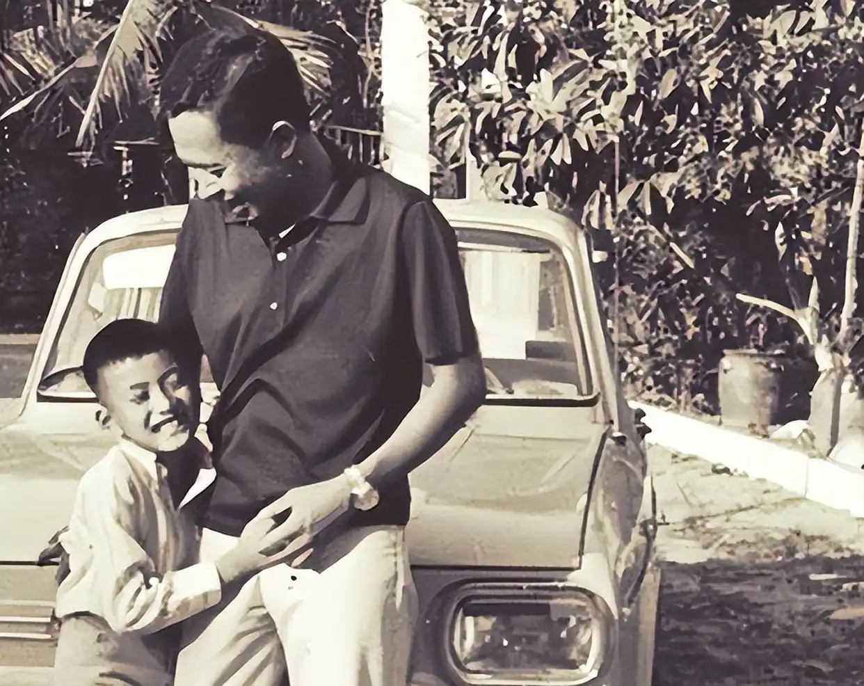 吕良伟三个老婆图片_吕良伟与邝美云闪婚闪离经历_吕良伟与周海媚婚姻经历