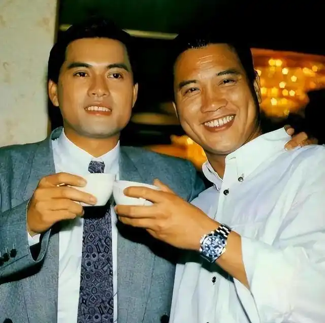 吕良伟三个老婆图片_吕良伟杨小娟婚姻故事_吕良伟不老男神杨小娟