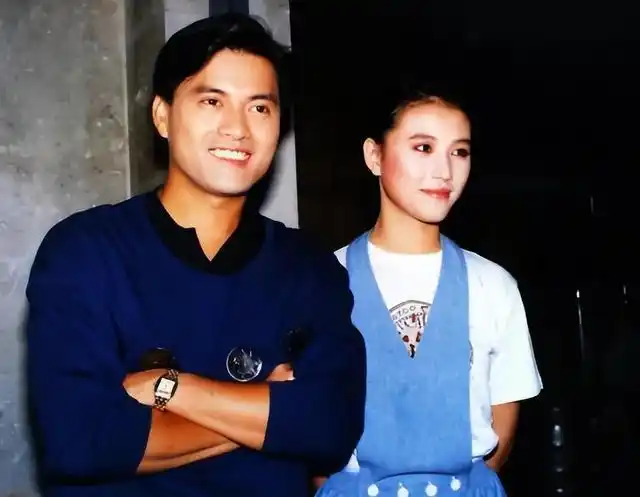 吕良伟杨小娟婚姻故事_吕良伟不老男神杨小娟_吕良伟三个老婆图片