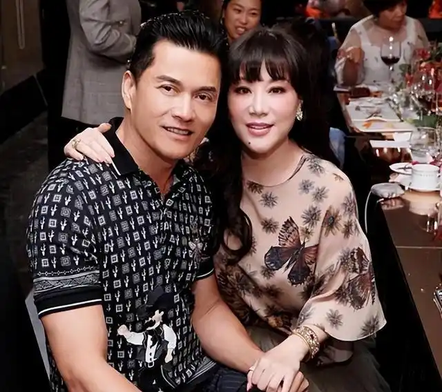 吕良伟不老男神杨小娟_吕良伟杨小娟婚姻故事_吕良伟三个老婆图片