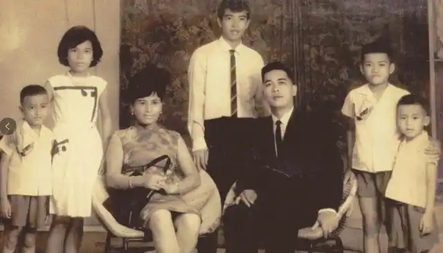 吕良伟不老男神杨小娟_吕良伟三个老婆图片_吕良伟杨小娟婚姻故事