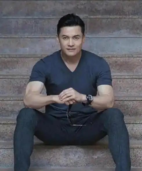 吕良伟婚姻经历_吕良伟爱情经历_吕良伟三个老婆图片