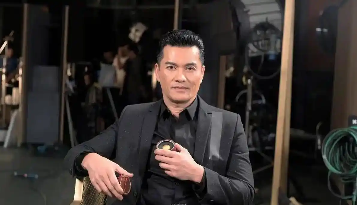 吕良伟婚姻经历_吕良伟爱情经历_吕良伟三个老婆图片