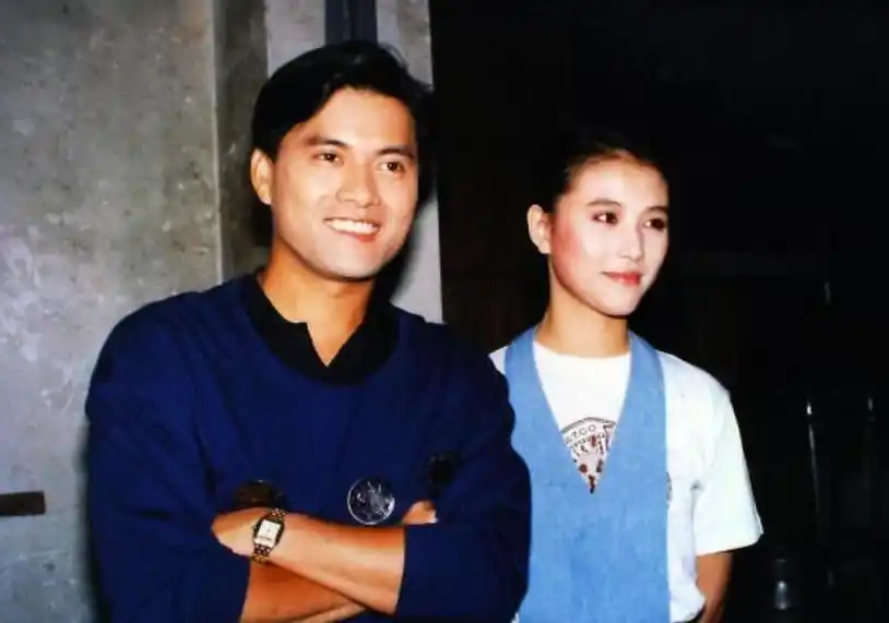 吕良伟三个老婆图片_吕良伟婚姻经历_吕良伟爱情经历