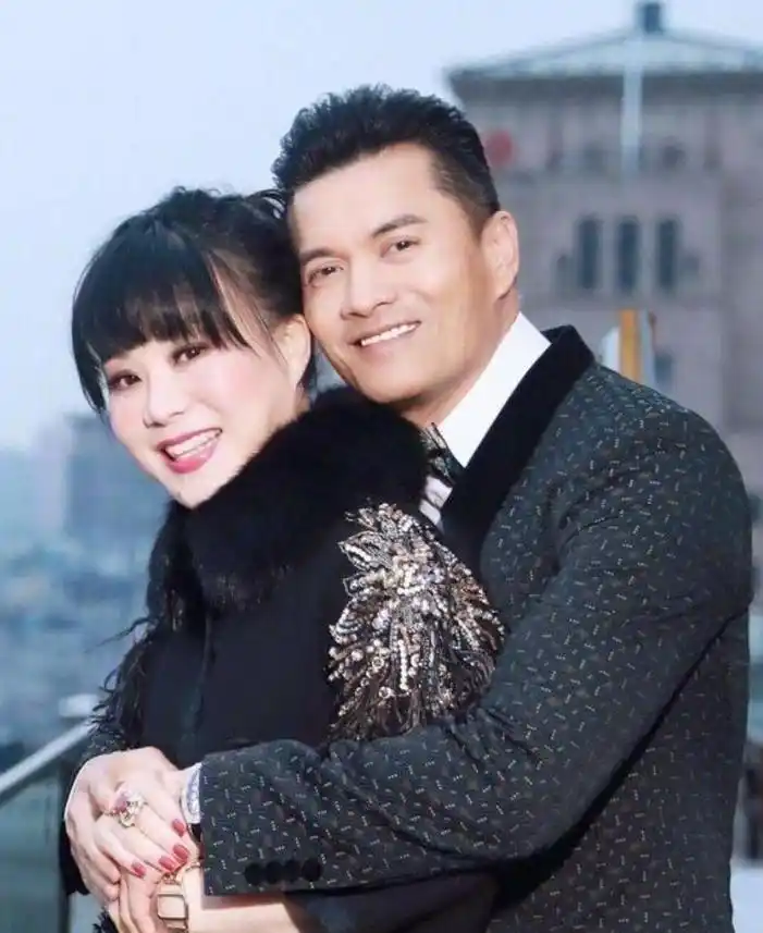吕良伟婚姻经历_吕良伟爱情经历_吕良伟三个老婆图片