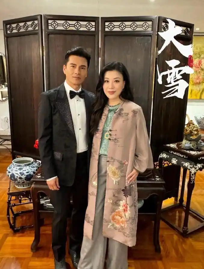 吕良伟三个老婆图片_吕良伟婚姻经历_吕良伟爱情经历
