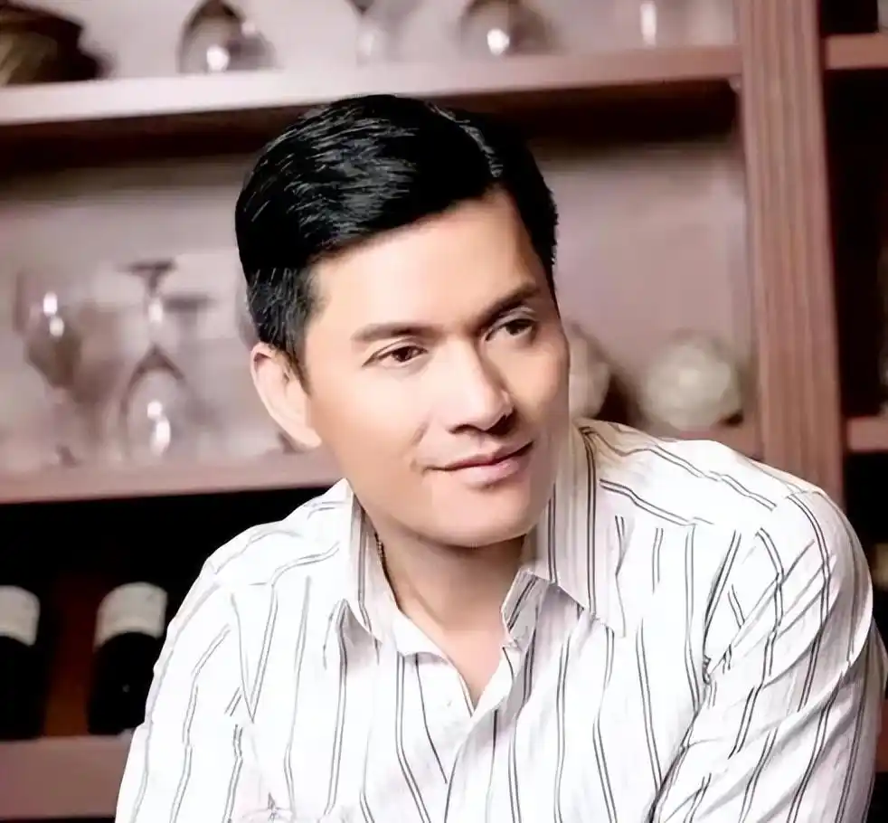 吕良伟三个老婆图片_吕良伟爱情经历_吕良伟婚姻经历